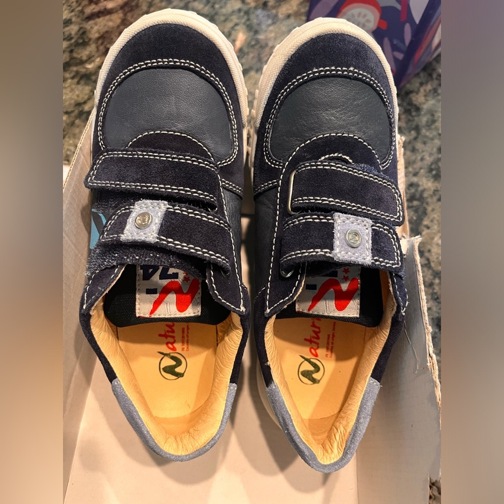 Boys sneakers